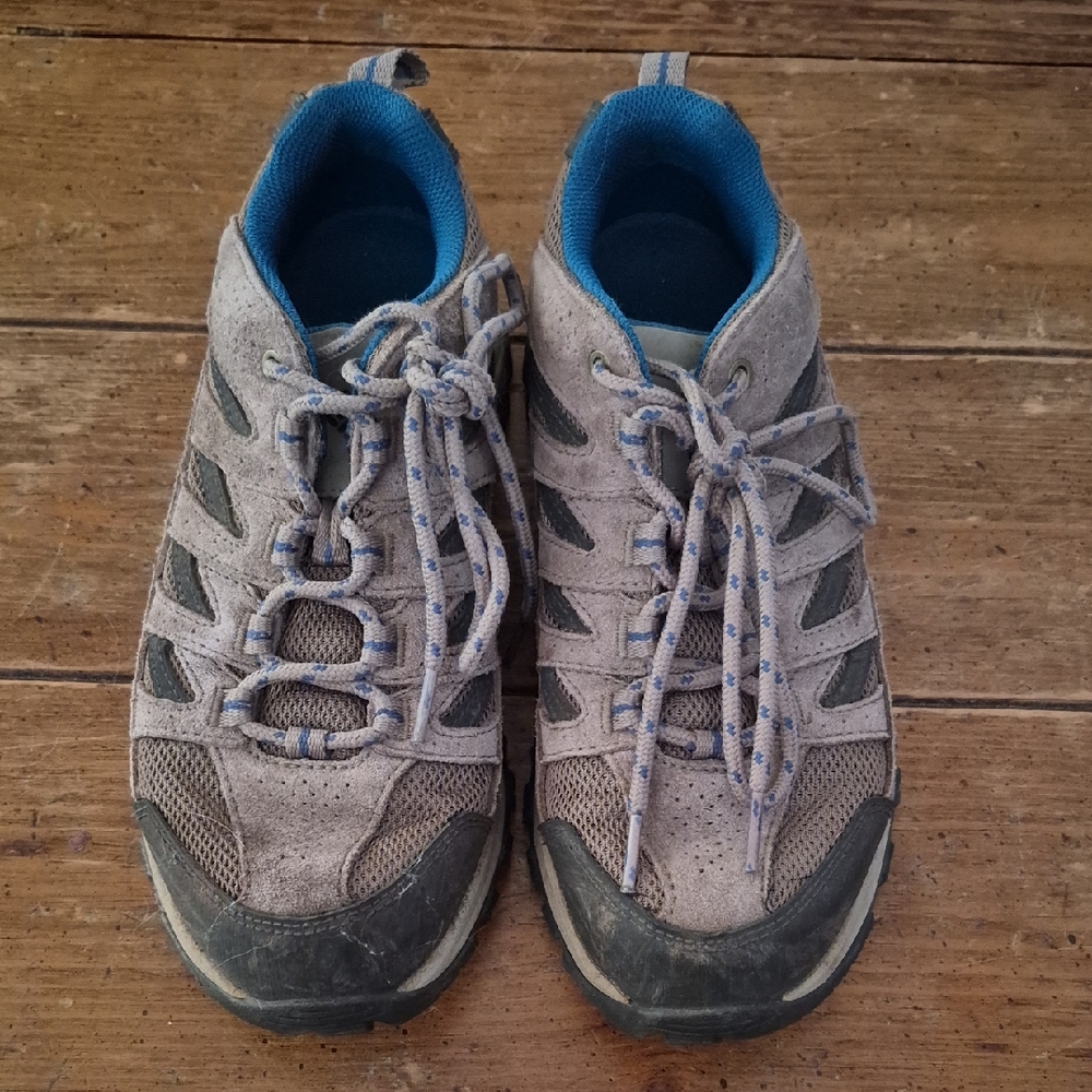 Columbia Teal and Tan Footwear
